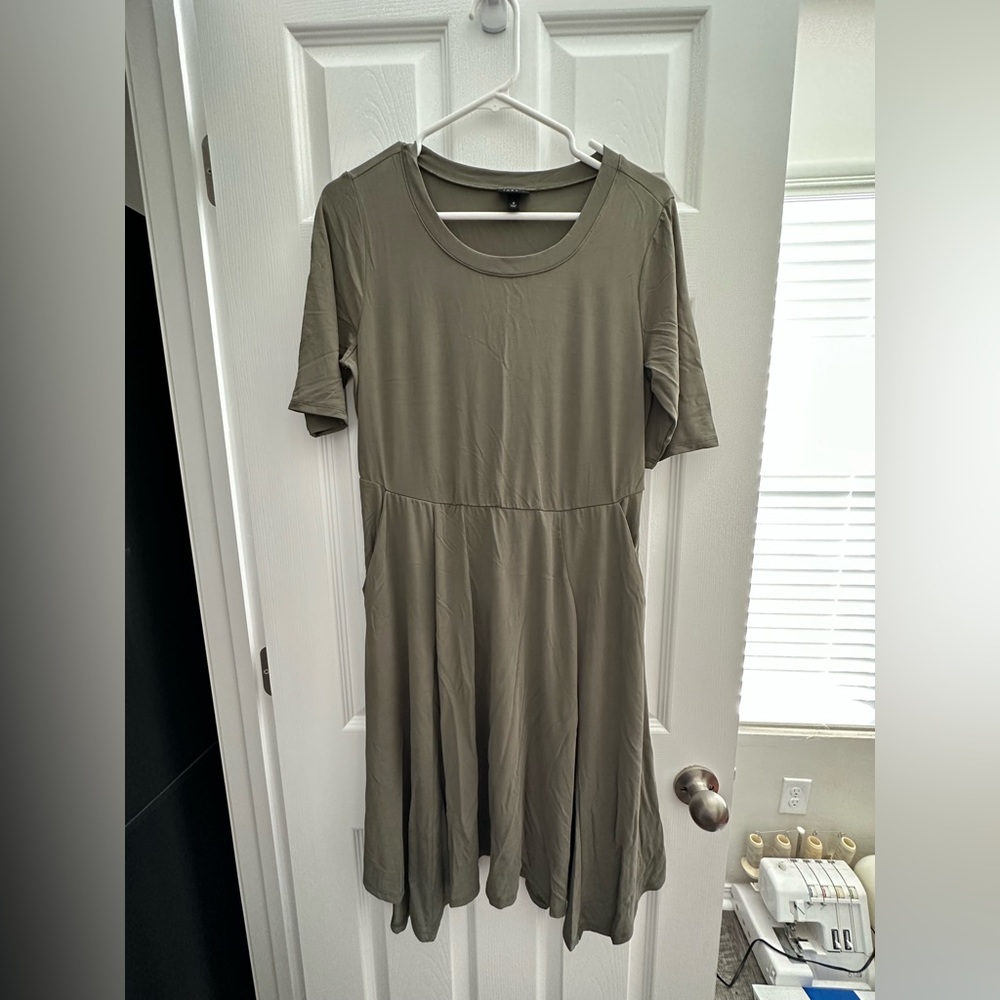 Olive green knee length Torrid shirt dress with pockets size 0